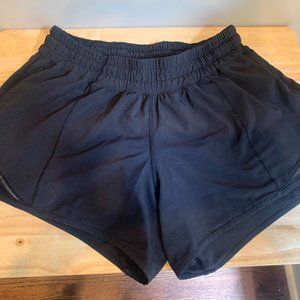 lululemon Hotty Hot Low-Rise Short 4" Black Size 6